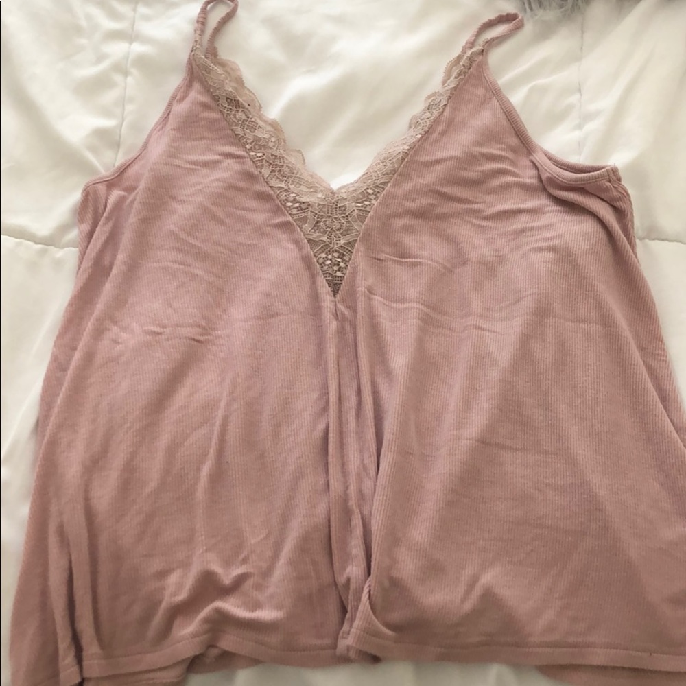 American Eagle blush-colored flowy tank